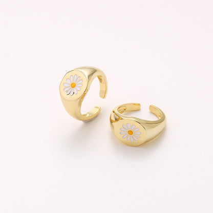 Daisy Enamel Ring – Cute Gold-Plated Flower Ring for Girls