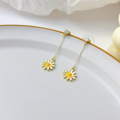 BlossomDrape Earrings – Long Daisy Drop Earrings for Women