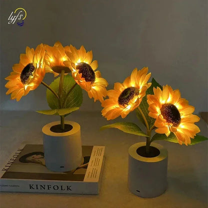 SolFlora LED Sunflower Lamp - Rechargeable Tabletop Night Light