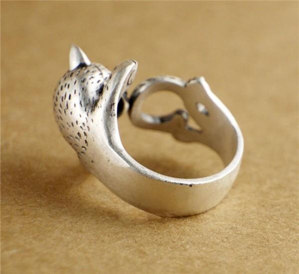 PawLuxe - Adjustable Cat Ring with Vintage Design