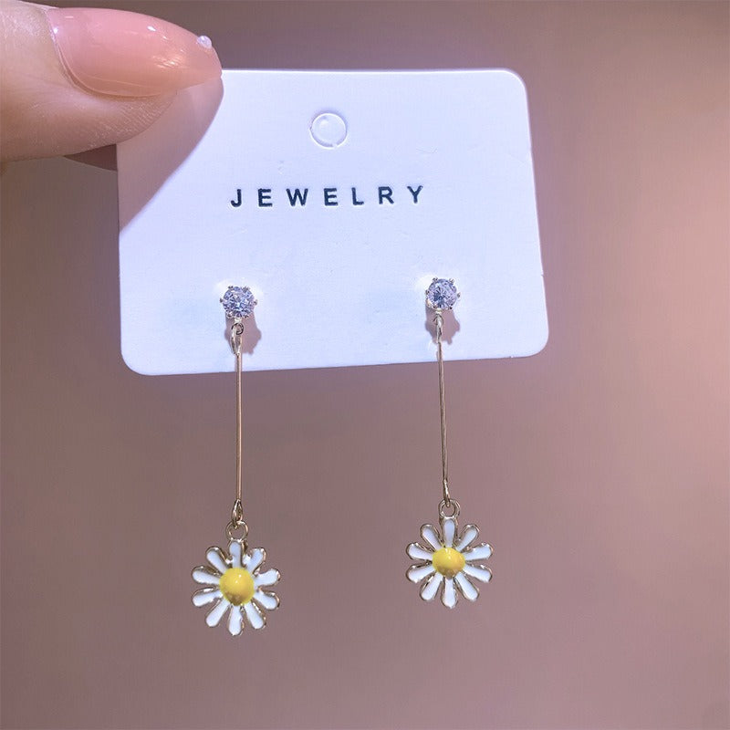 BlossomDrape Earrings – Long Daisy Drop Earrings for Women