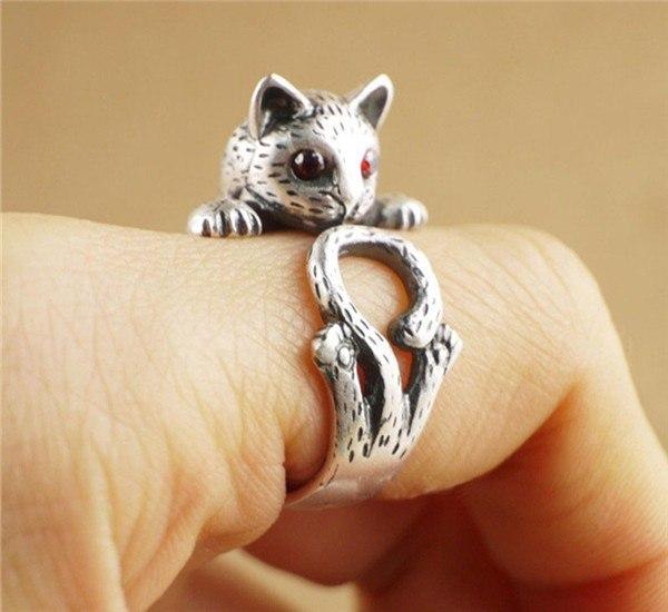 PawLuxe - Adjustable Cat Ring with Vintage Design