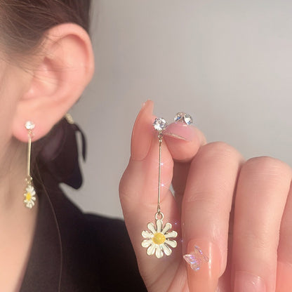 BlossomDrape Earrings – Long Daisy Drop Earrings for Women