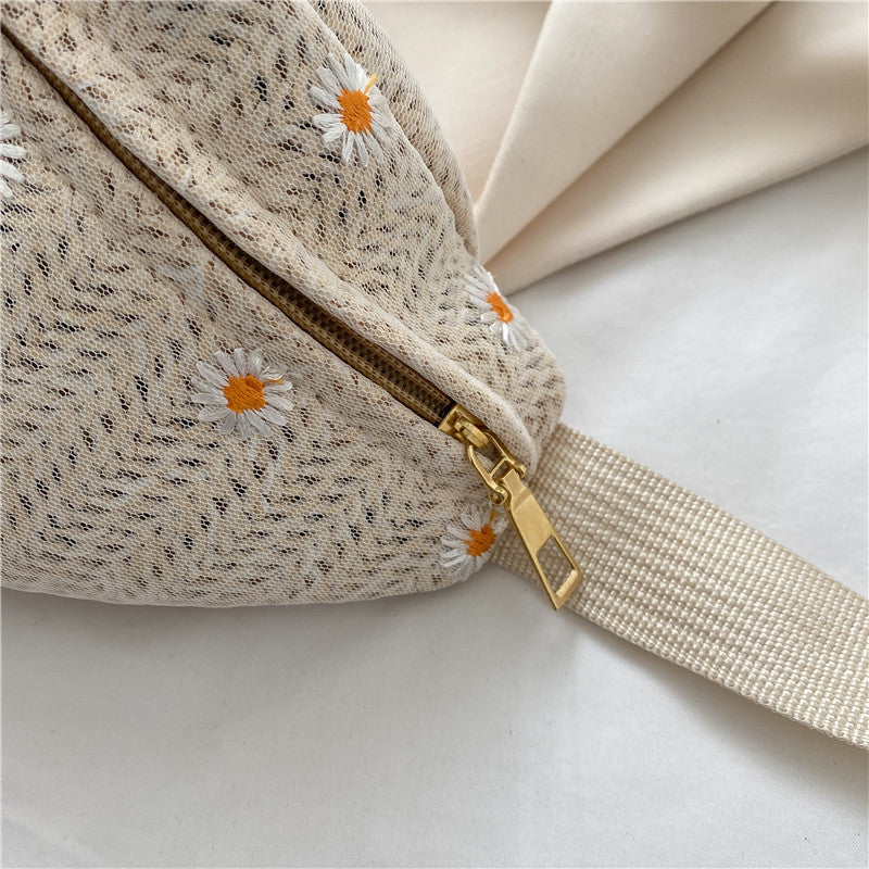 BreezyDaisy – Summer Straw Lace Messenger Bag