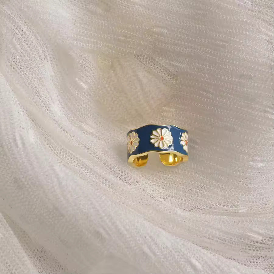 AOMU Daisy Enamel Ring – Vintage Baroque Adjustable Floral Jewelry